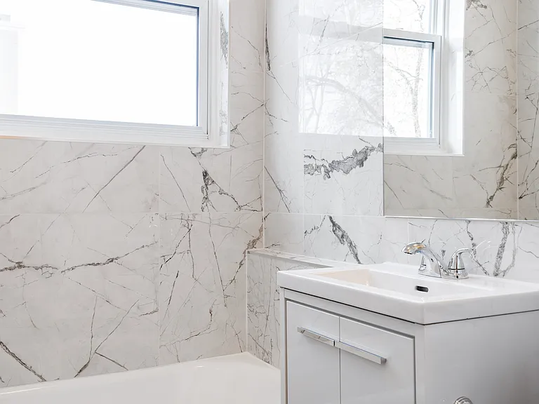 407 Elgin St — Photo 13