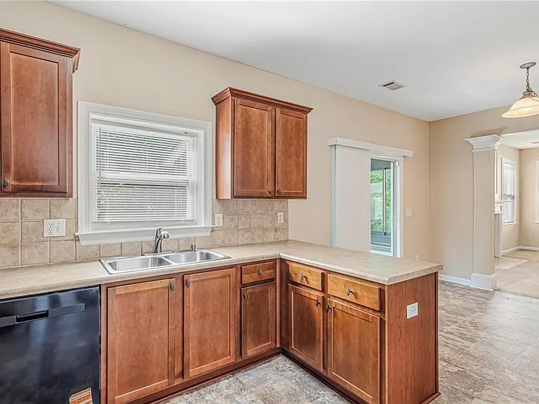 1807 Preserve Creek Way — Photo 9