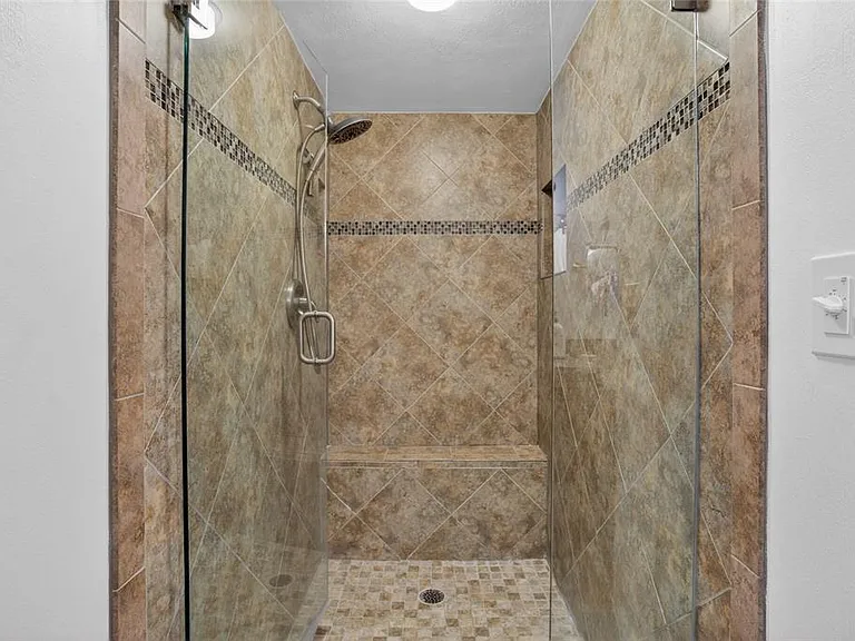 1166 Carmel Cir #100 — Photo 24