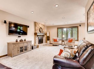 219 Meadowood Pl, Vadnais Heights, MN 55127