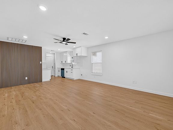 4th image of 3504 Strong Ave