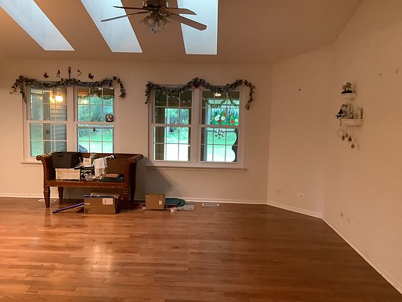 3rd image of 1932 Margaret Ct