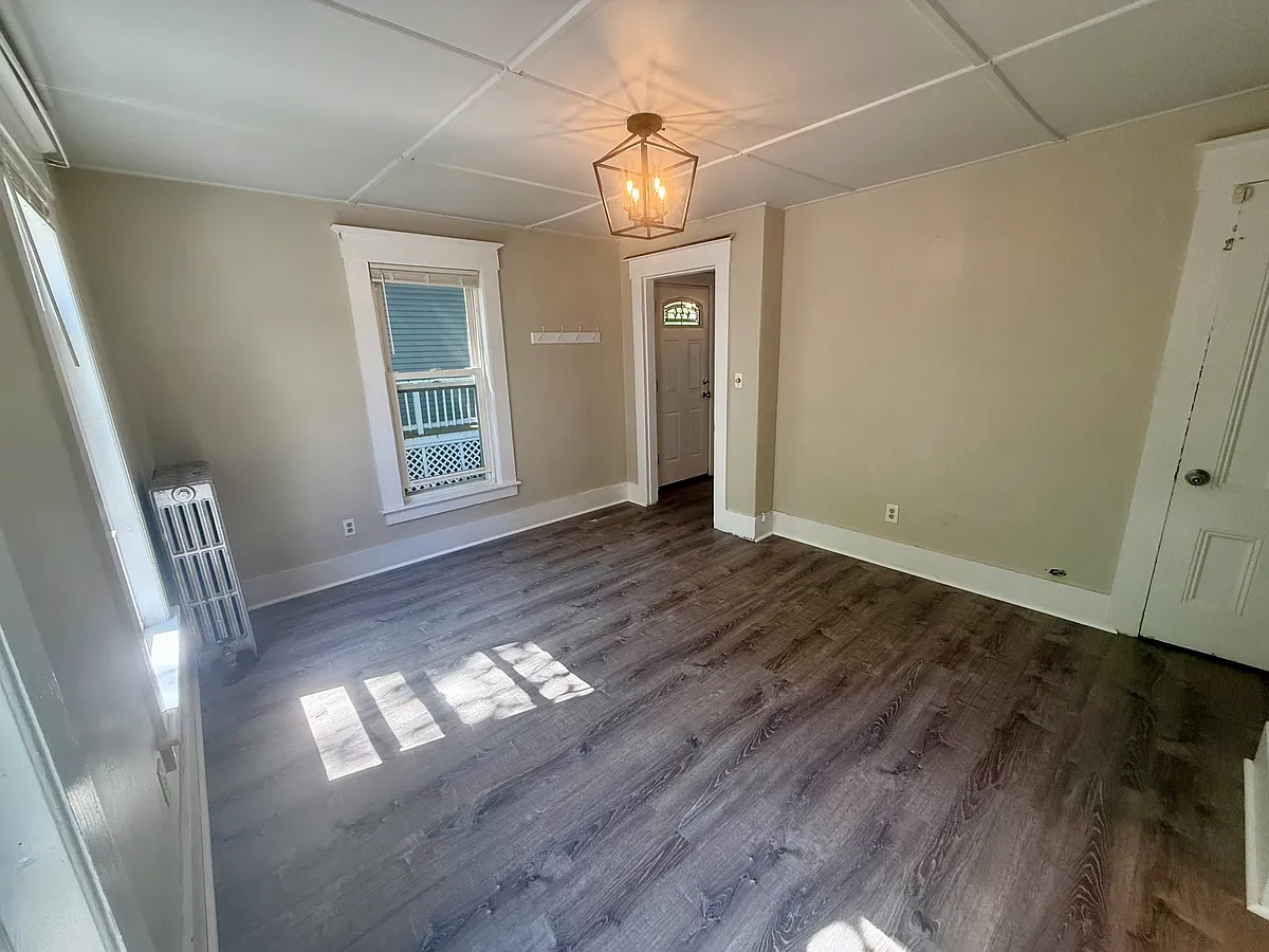 Building Photo - 10 Cushing St #10
