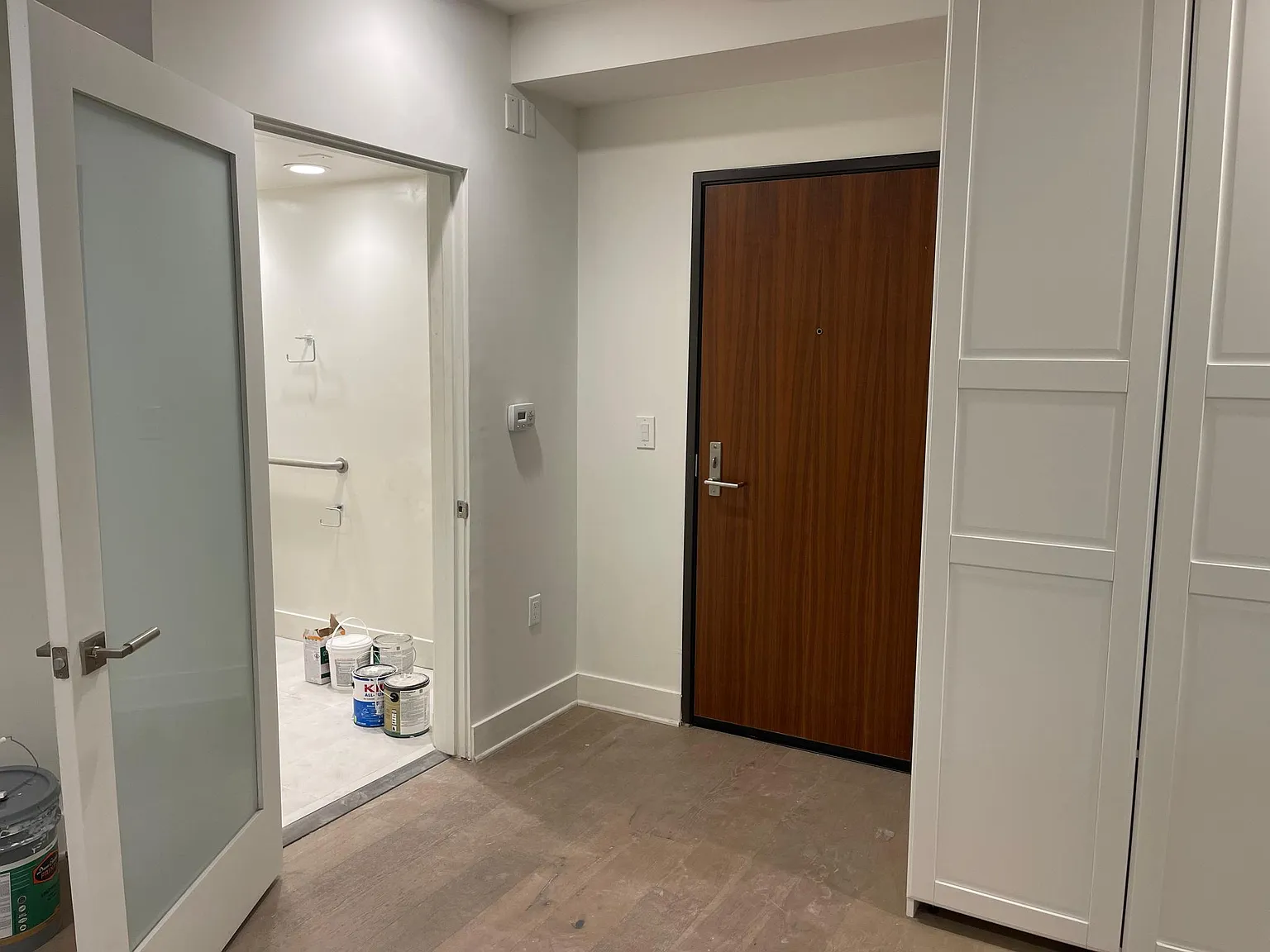 Studio, 450 sqft, $2,400 — Photo 4