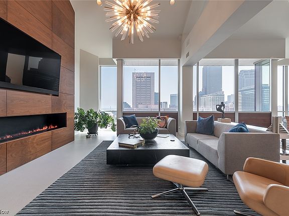 3rd image of 701 W Lakeside Ave Penthouse 3