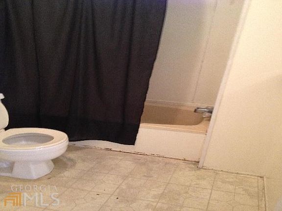 5th image of 78 Montgomery Ln