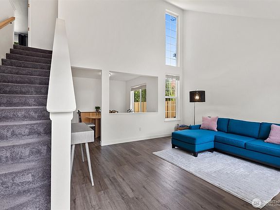 3rd image of 516 Corrin Avenue NW