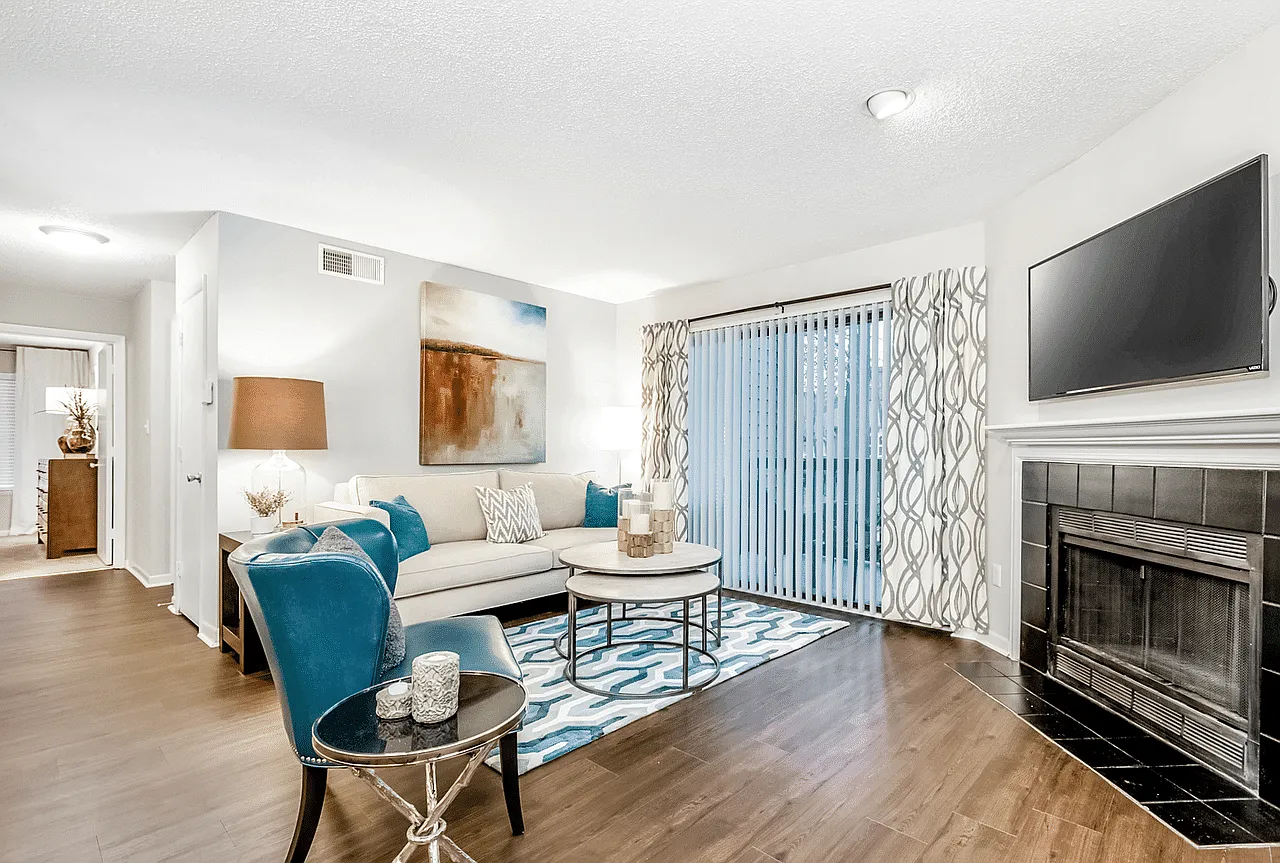 Paces Pointe Apartment Homes — Photo 4