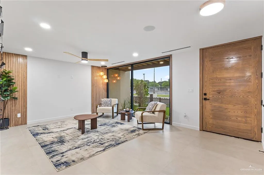 2 bed, 2.5 bath, 1654 sqft, $2,800 — Photo 4
