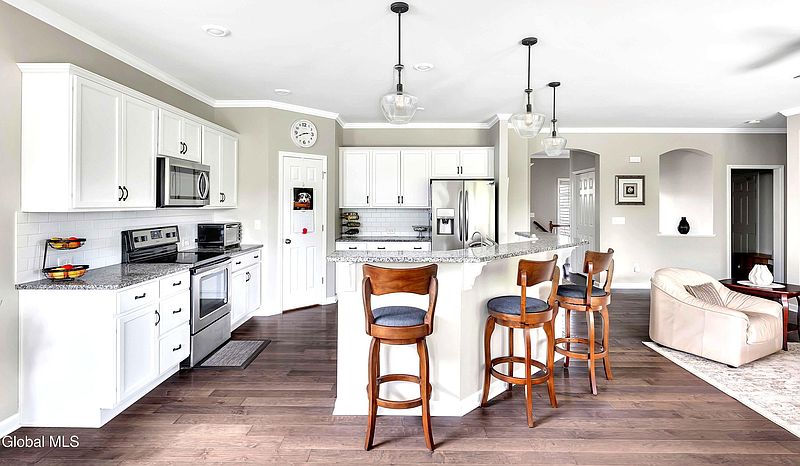 2nd image of 67 Somerset Drive