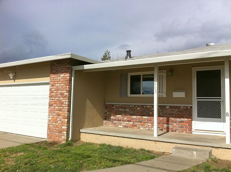 1st image of 1213 Jacobsen St