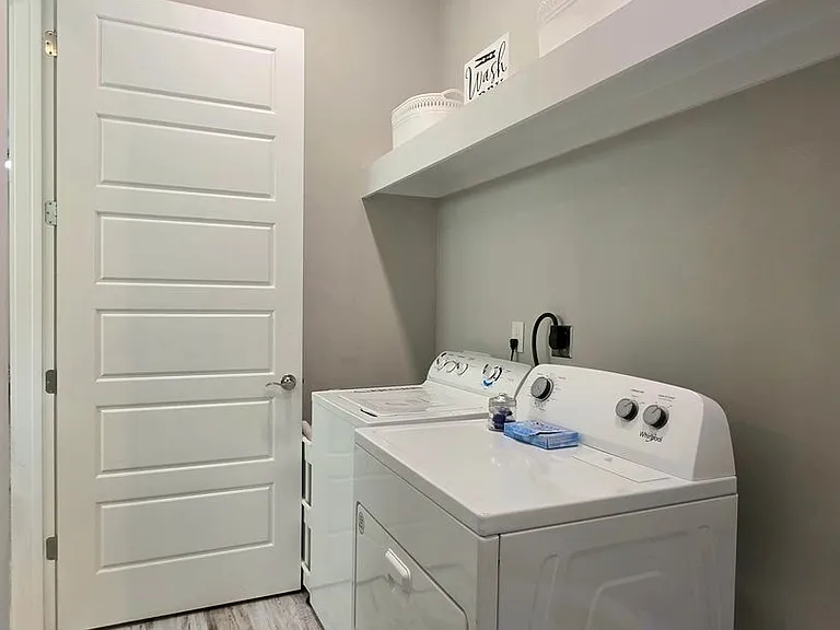 8088 Carmel Cir — Photo 19