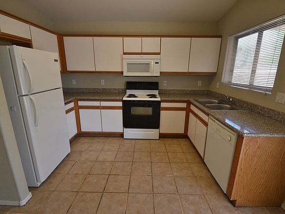 4th image of 16529 N 157th Ave