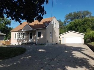 1025 Minnesota St, Waterloo, IA 50702