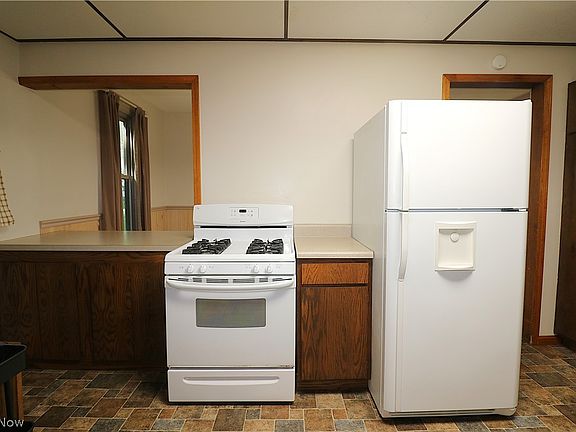 3rd image of 21 Pearl St