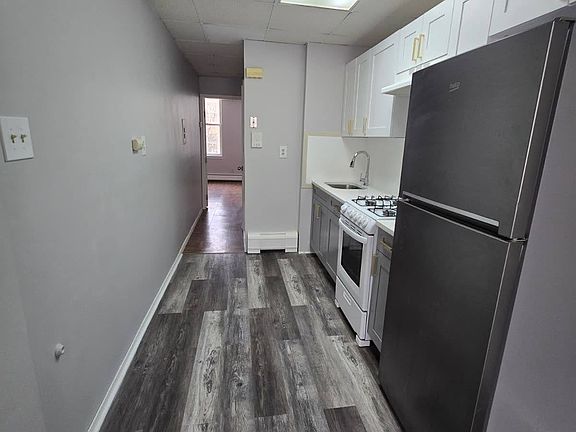 3rd image of 14 Sherman Ave APT 4