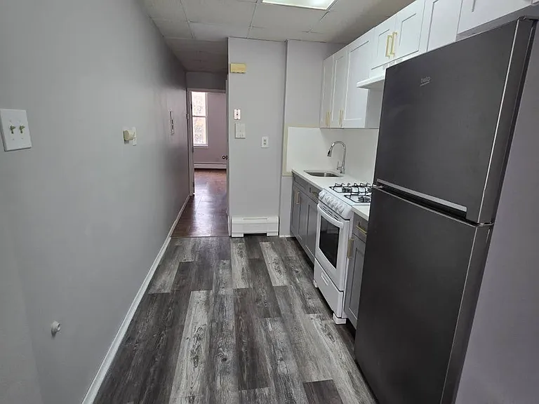 14 Sherman Ave #4 — Photo 3