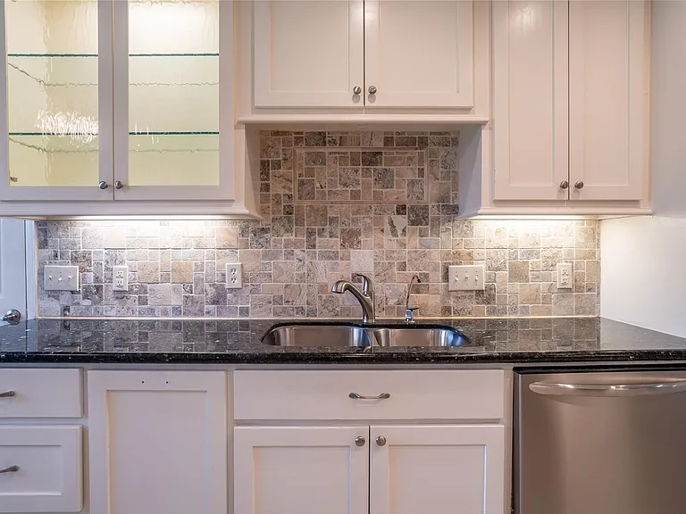 140 Lakewood Dr — Photo 14