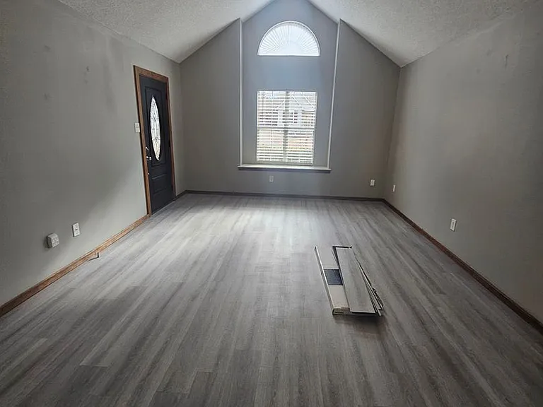 1202 Copper Creek Dr — Photo 5