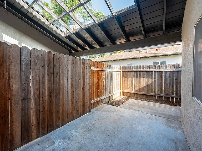 Anaheim Cottages — Photo 19