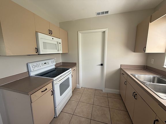 5th image of 1509 E Ellicott St