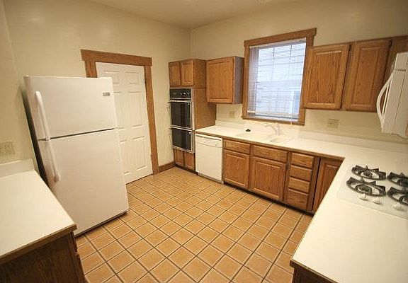 5th image of 147 E Oakland Ave