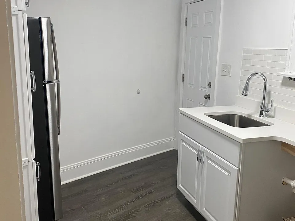566 Lincoln Ave #2