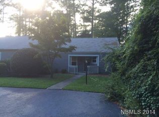 3102 Country Club Rd, Trent Woods, NC 28562
