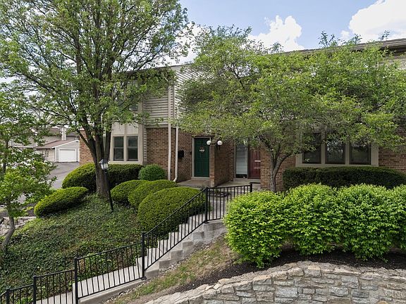2nd image of 38 Woodcrest Ct