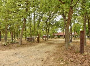 371 Oak Trail Dr, Lockhart, TX 78644