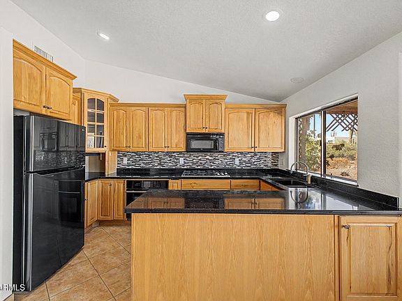 4th image of 5740 E 2ND Avenue