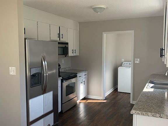 5th image of 803 Phillips Dr