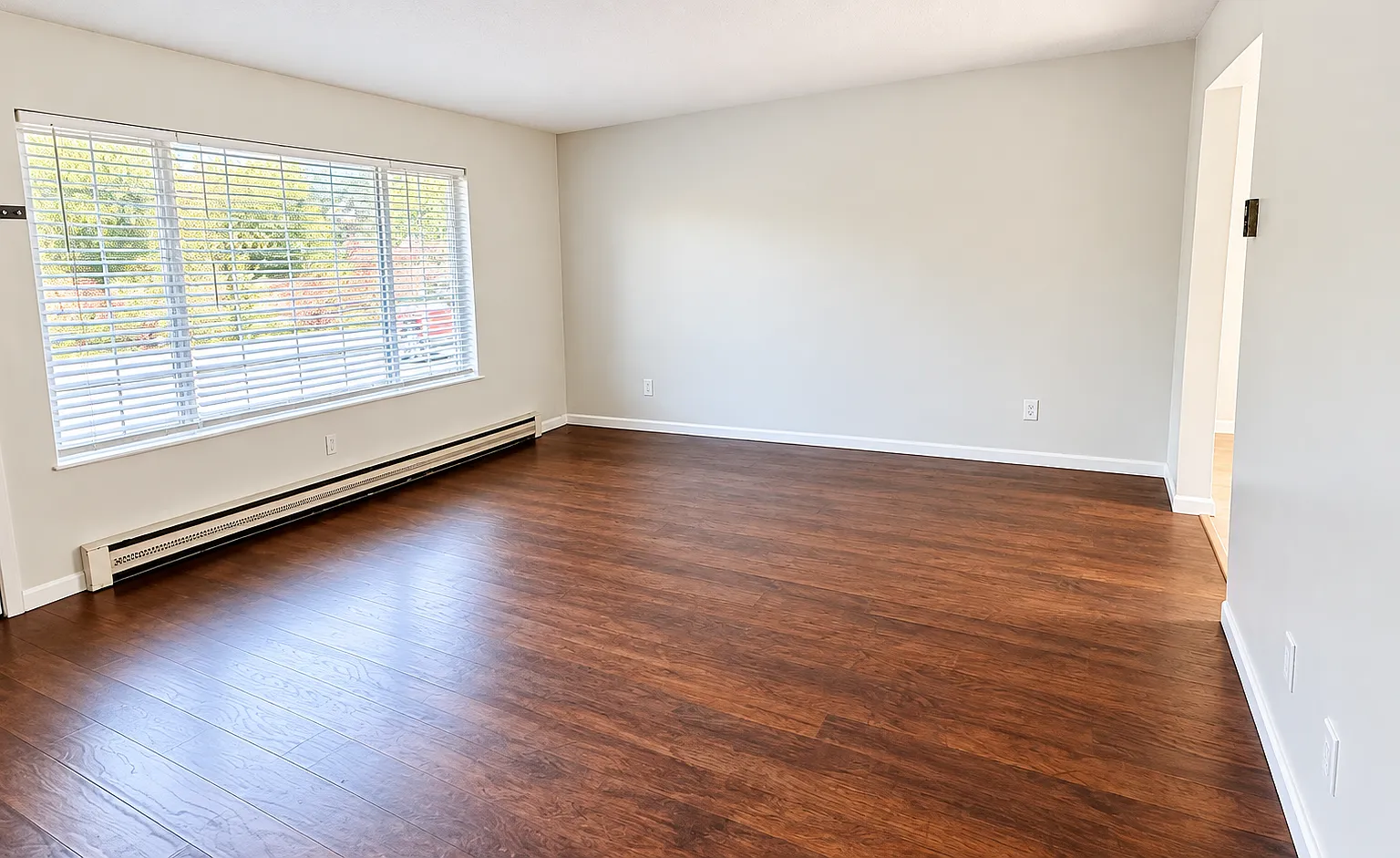 2 bed, 1000 sqft, $1,800 — Photo 1