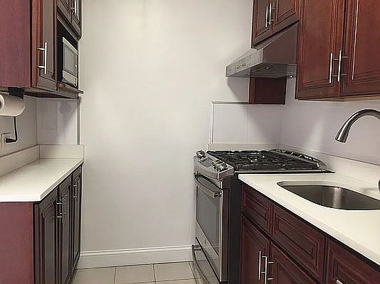 4th image of 333 E 30th St APT 4H