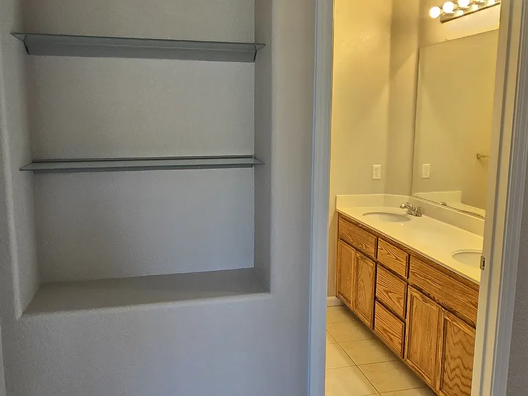 3292 Chateau Du Lac — Photo 25