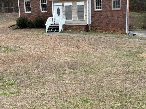 990 Walker Place Dr, Douglasville, GA 30134