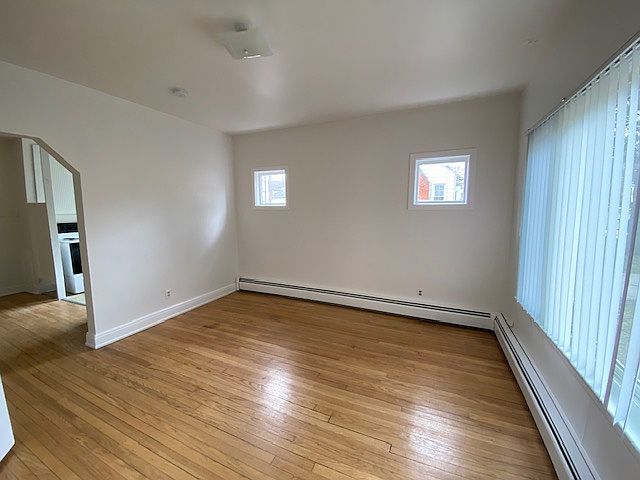 1st image of 605 W Hoover Ave APT 3
