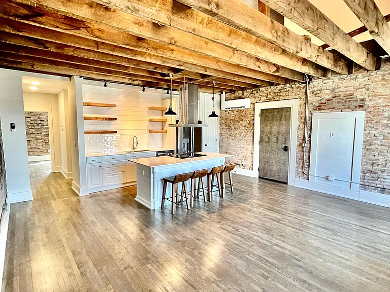 101 S Main St #301 — Photo 2