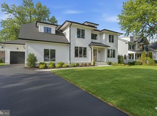 6804 Montour Dr, Falls Church, VA 22043