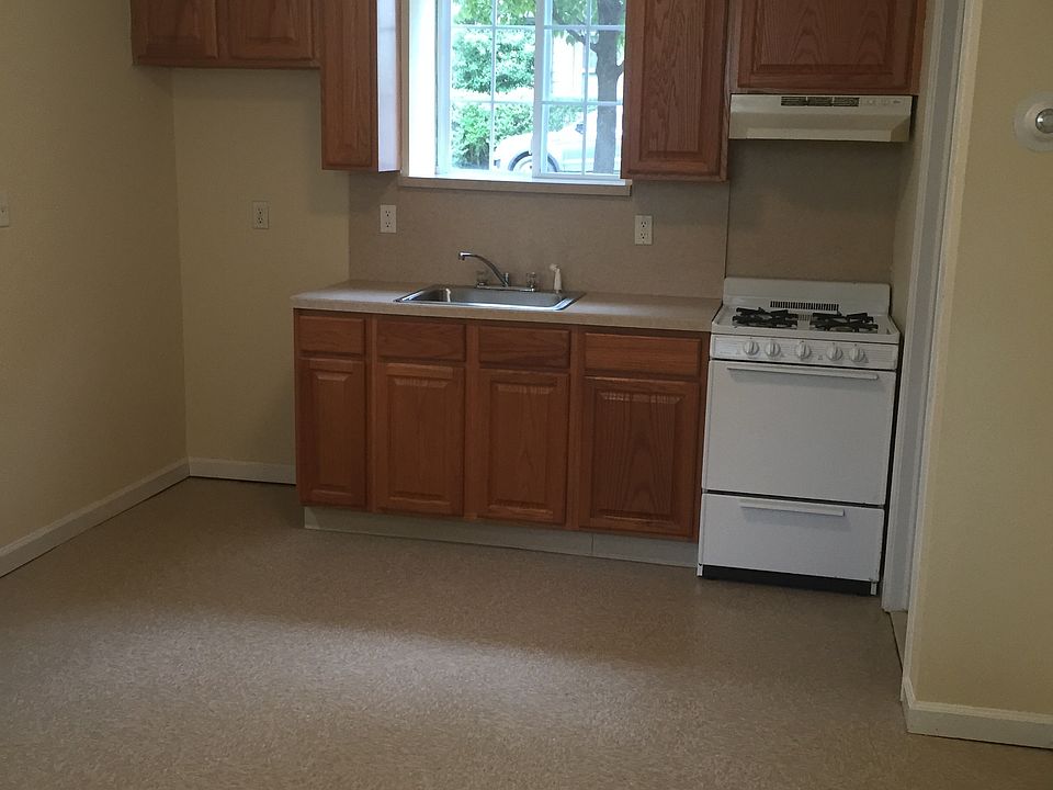 1st image of 376 Craig Ave