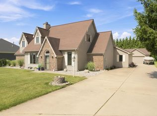 335 Lane 230 Jimmerson Lk, Angola, IN 46703