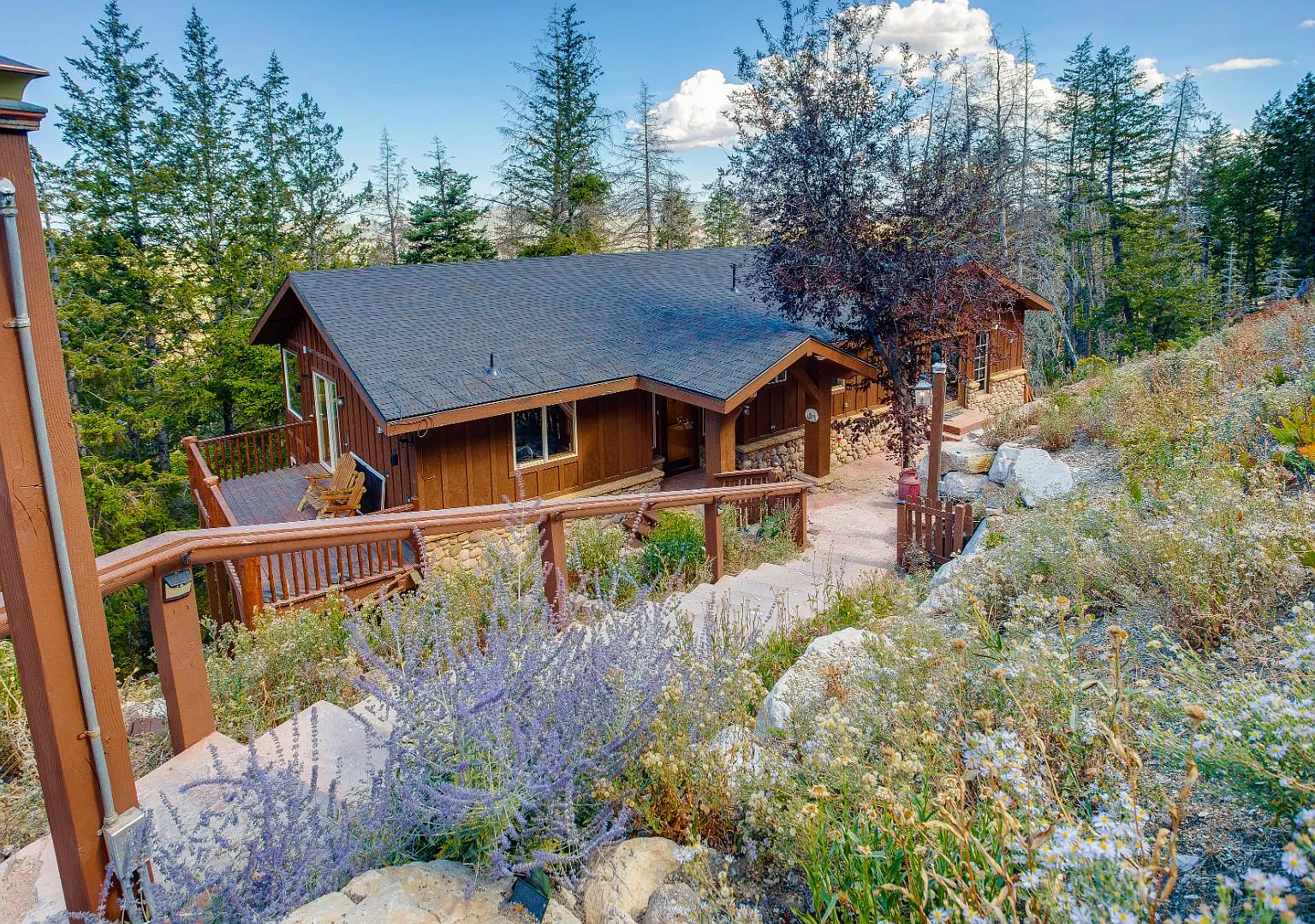 390 Matterhorn Dr — Photo 1