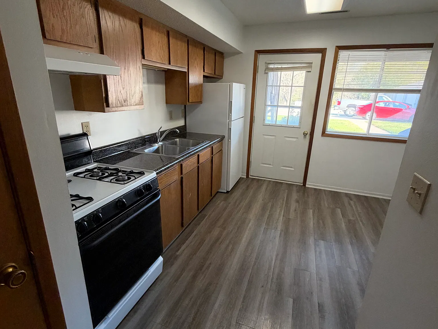 2 bed, 900 sqft, $775 — Photo 3