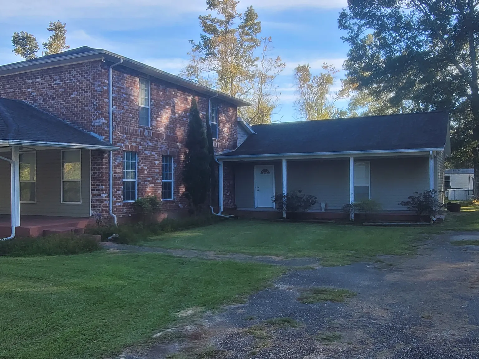 3 bed, 3.5 bath, 2448 sqft, $1,800 — Photo 1
