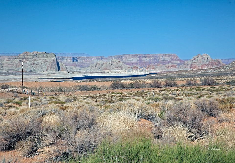 2nd image of 355 S Anasazi Dr