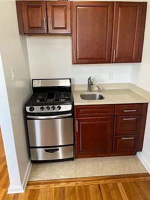 Rented by Bell R E Inc | media 3