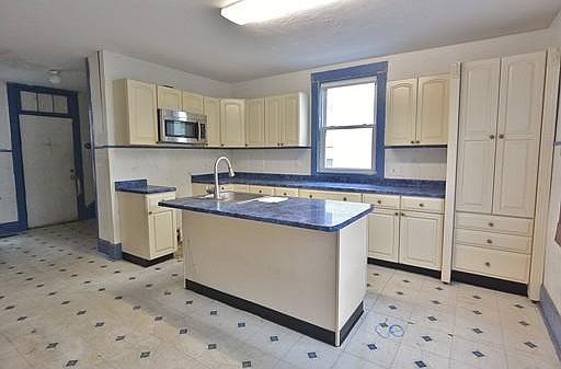 4th image of 83 Harwood St