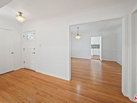5th image of 2124 Hillsboro Ave