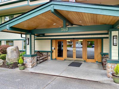 360 Knechtel Way, Bainbridge Island, WA, 98110