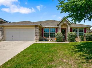 716 Redwing Dr, Saginaw, TX 76131